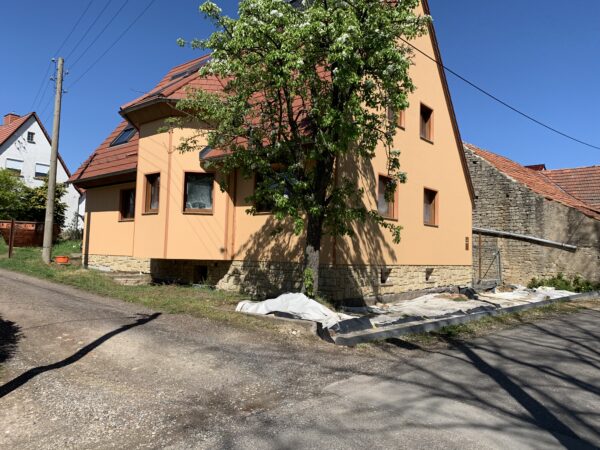kalkstein nachbildung adriatica mit ecksteinen außen haus sockel wand fassade verfugt