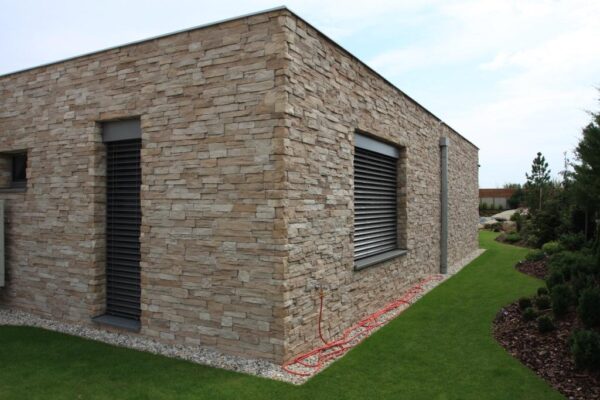 komplette hausfassade mit broken rock ancona verblendet