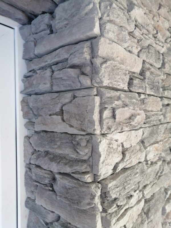 stein riemchen rock folded anthrazit kantenstein fuer die ecke im detail