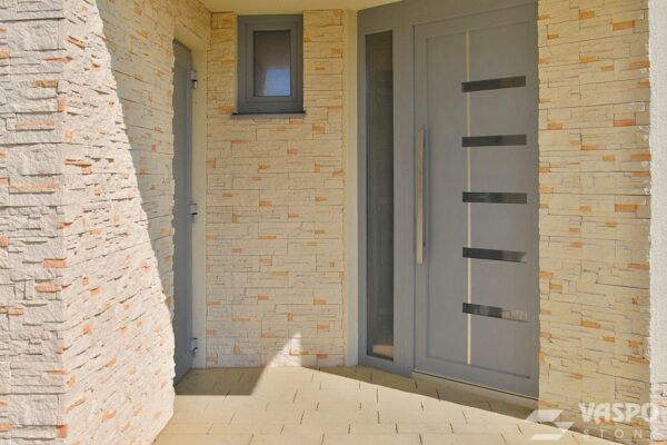 steinverblender quarry stone beige haus eingangsbereich verkleidet und ohne fuge verlegt