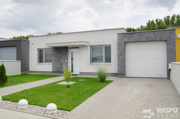 steinverblender slate cleft als haus eingangs dekor und zur verkleidung des gragen eingangs