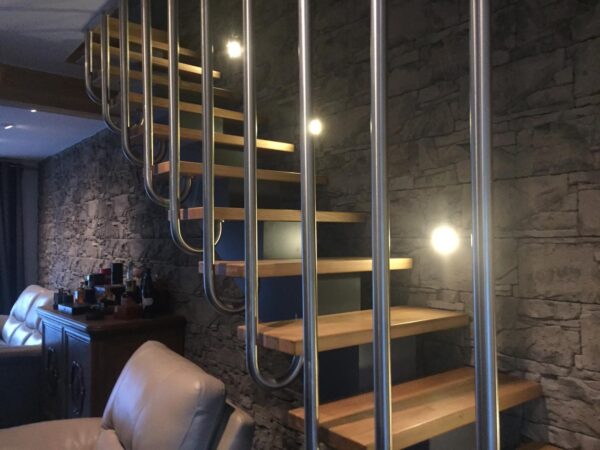 verblender rock tematin rustik verkleidung fuer einen treppenaufgang