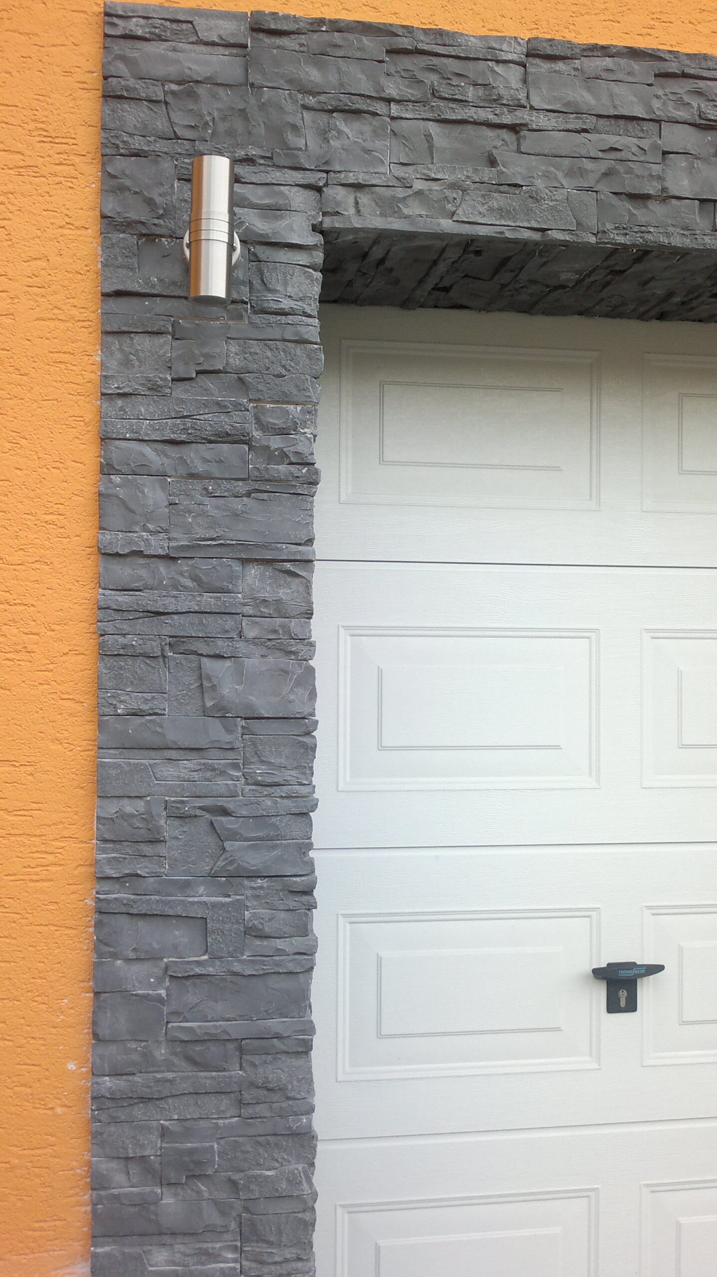 wandverblender basel außen haus sockel wand fassade wand garagen eingangs verkleidung detailbild