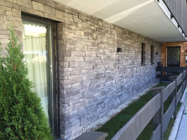 wandverblender broken rock etna zeitloser chic an der fassade