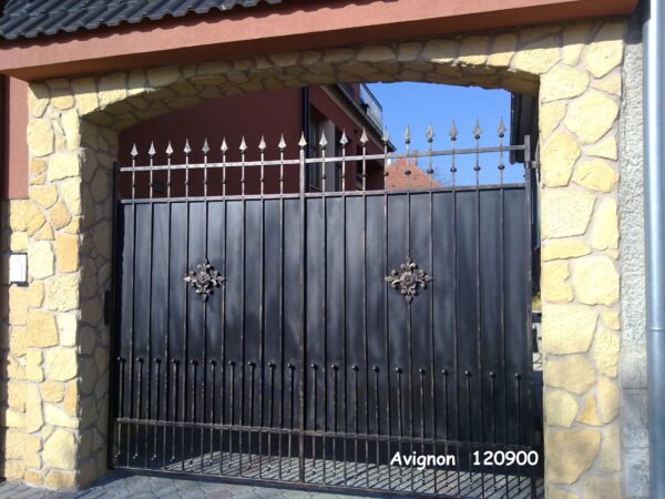 Avignon 120 900 2
