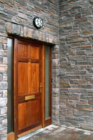 bretagne rusty hausfassade traditionell