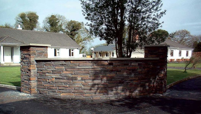 bretagne rusty mauer und pfeiler steinverblender