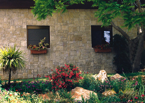 mediterrane steinwand mit verblender alamo champagne