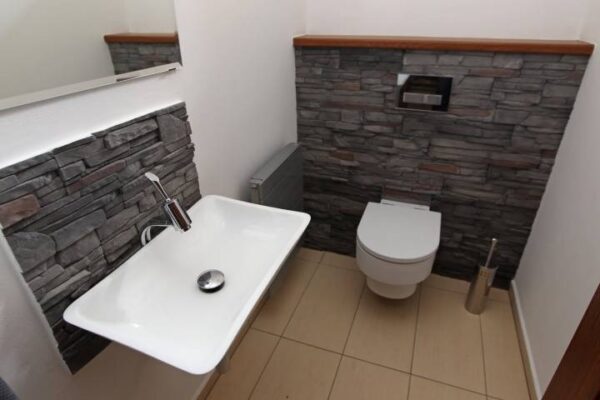 wanverkleidung slanec basalt toiletten raum