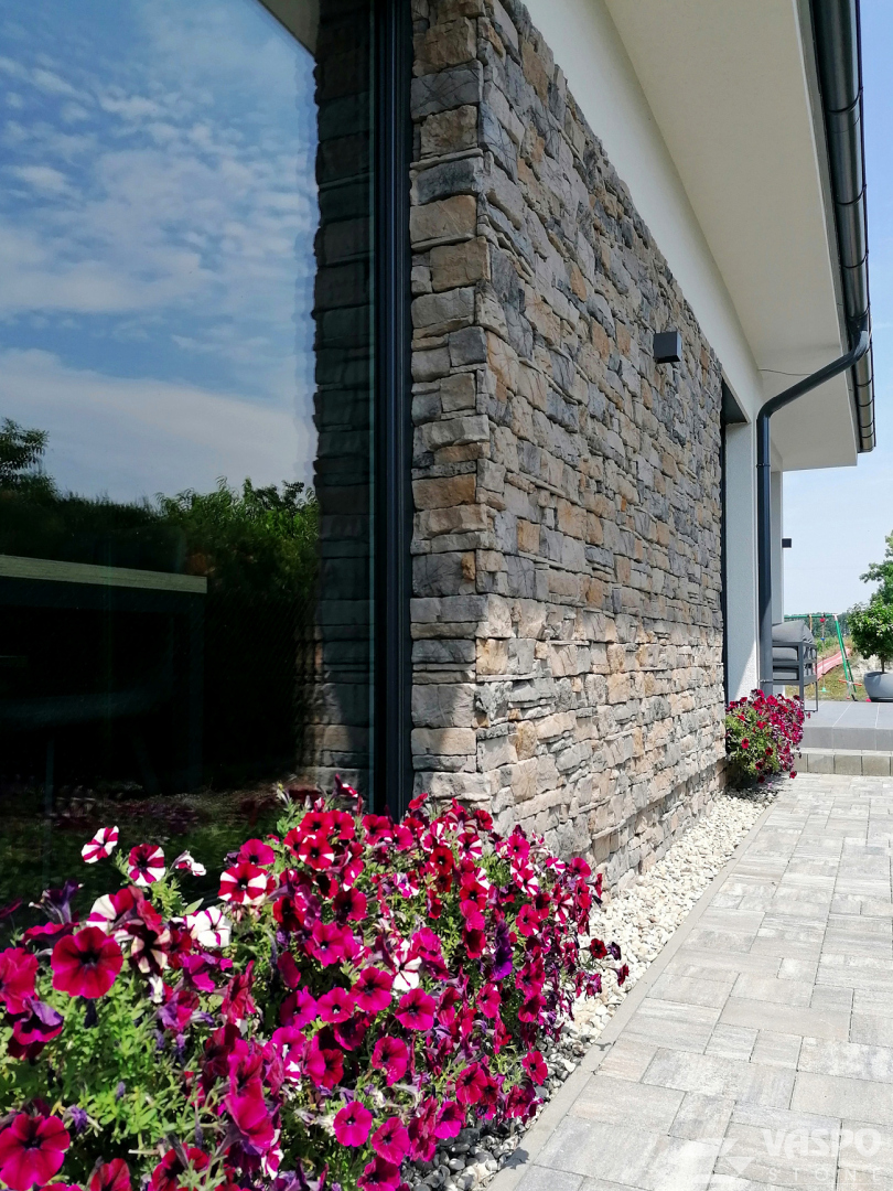 steinwand mit verblender lodge grey als fassadengestaltung