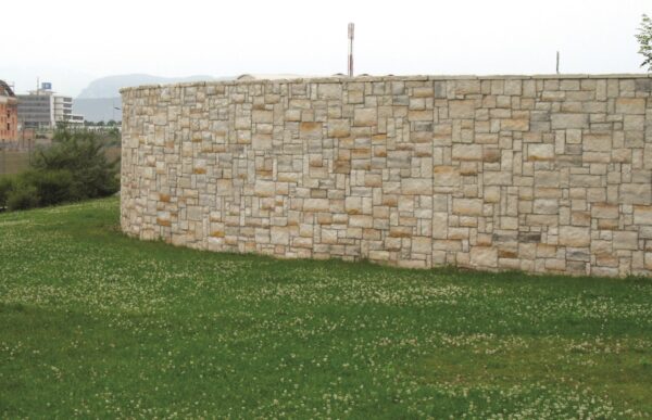 aussenmauer steinwand mit verblender tuscany cream