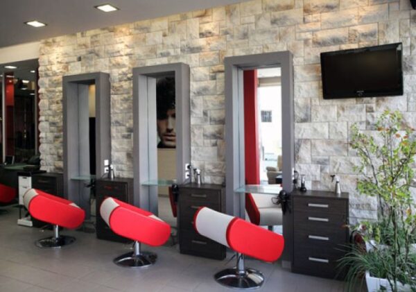 friseur salon mit dekorativer steinverblendung tuscany cream