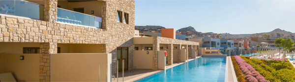 hotelanlage mit steinverblender tuscany champagne mediterran mit poolanlage