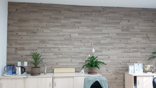 wandverblender holz 2 kastanie imitation betonstein im innen bereich als buero wand verkleidung