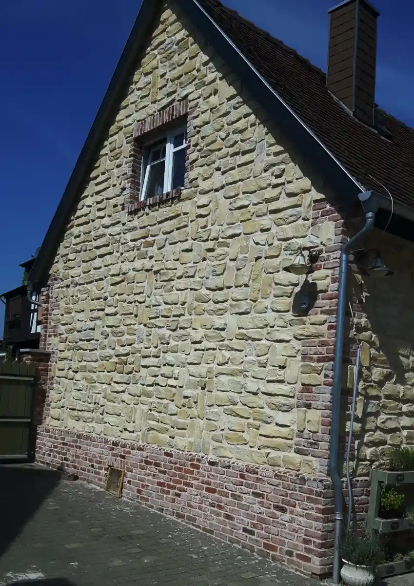 hausfassade mit steinverblender limestone farbe 060 komplett