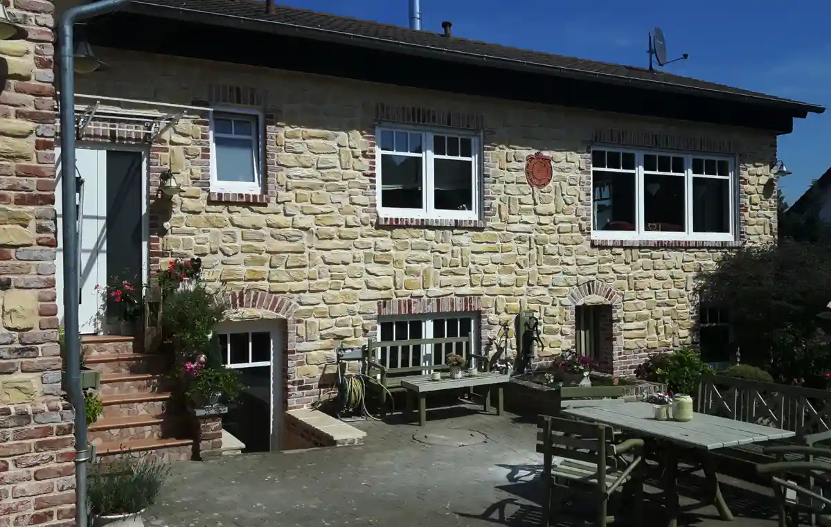 mediterrane fassade mit steinverblender limestone farbe 060