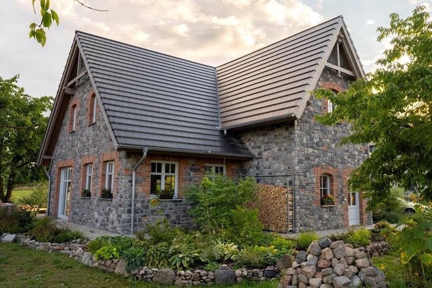 wandstein mix grigio aussen fassade wand komplett verkleidung mit klinker riemchen als fenster zierde