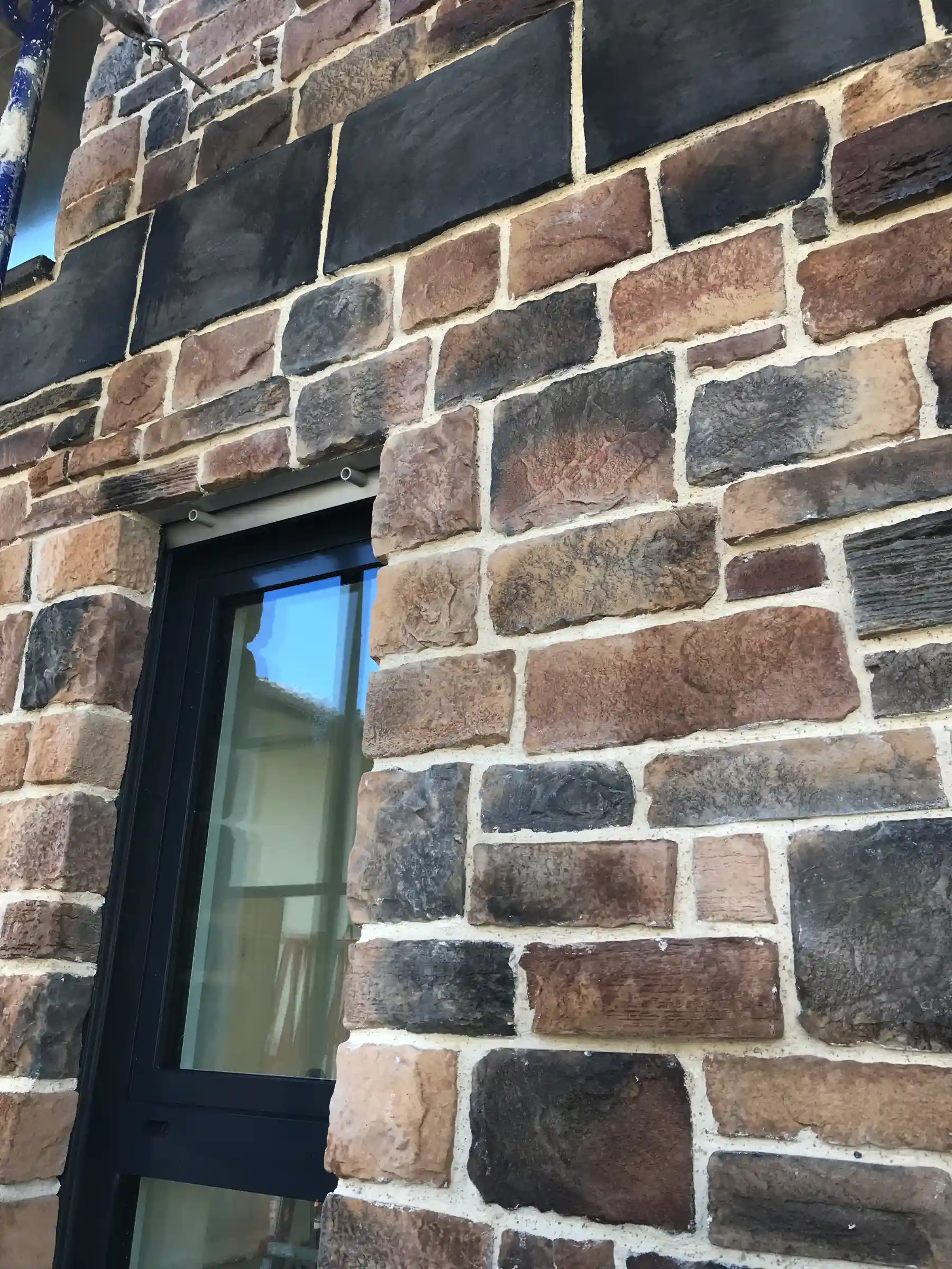 wandverblender mix colorado mit ecksteinen fenster umrahmung