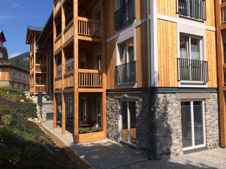 wandverblender mix grigio aussen apartmenthaus kovarna die schmiede in pec pod snezkou 1.etage verkleidet