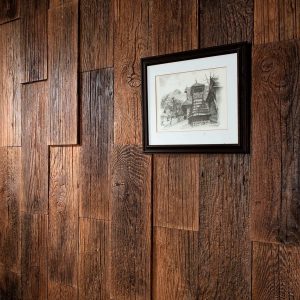 wandgestaltung innen mit holzpaneel senkrecht verlegt stärkenmix 15 und 25 mm farbe f01